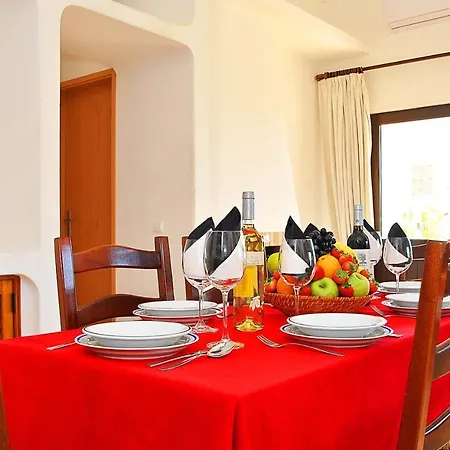 Isis Villa